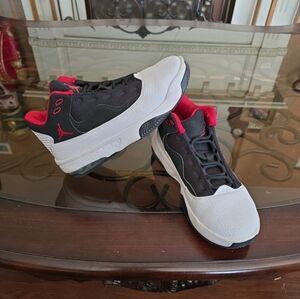Nike Jordan Max Aura 2 White Black Red